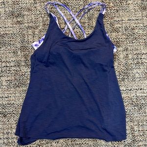 LN women’s Old Navy Active tank top w/built in bra size medium